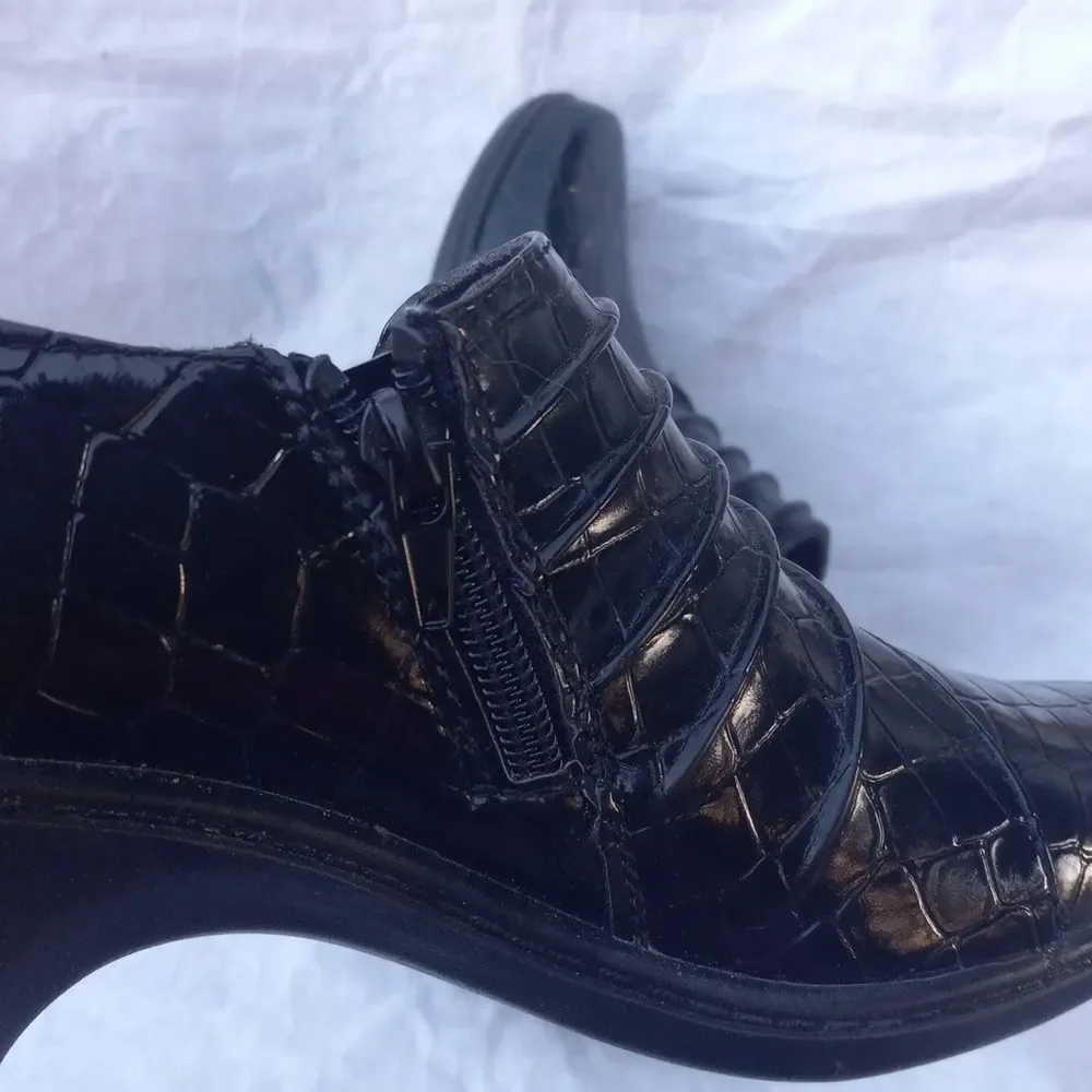 Easy Street Black Leather Side Zipper Slip On Low Heel Booties Size 6.5